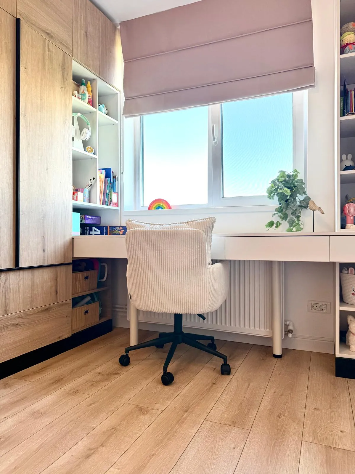 Copilărie în două universuri